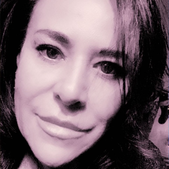 Meet your Posher, Lucinda ❣ - Picture 2 of 5